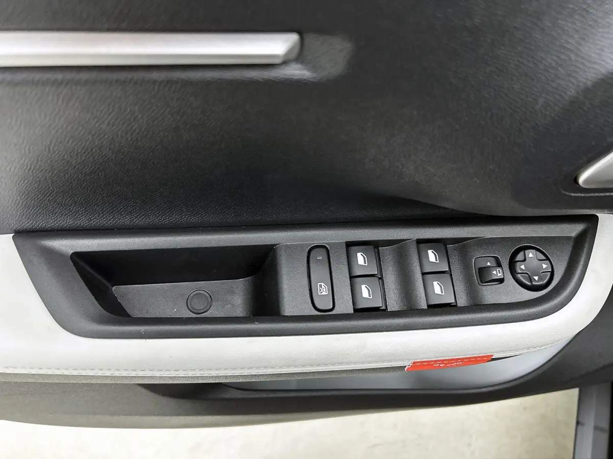 Max Comfort Range 44 kWh 113pk | Accu 95% | 3-fase laden | Lage kilometerstand | Navigatie | Achteruitrijcamera | Climate Control | Cruise Control | Parkeersensoren | Bluetooth | Draadloze A