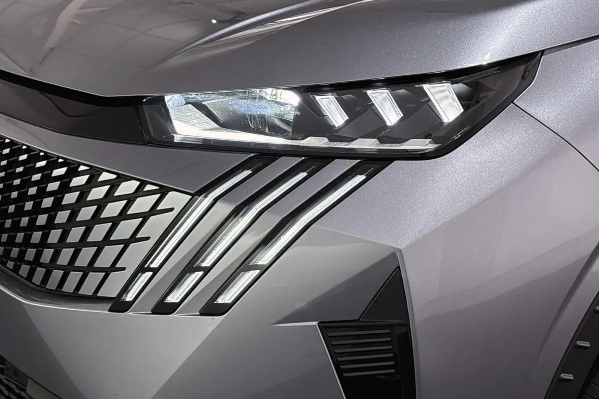1.2 Hybrid 145 GT Stuur-Stoelverwarming 360 Camera Keyless