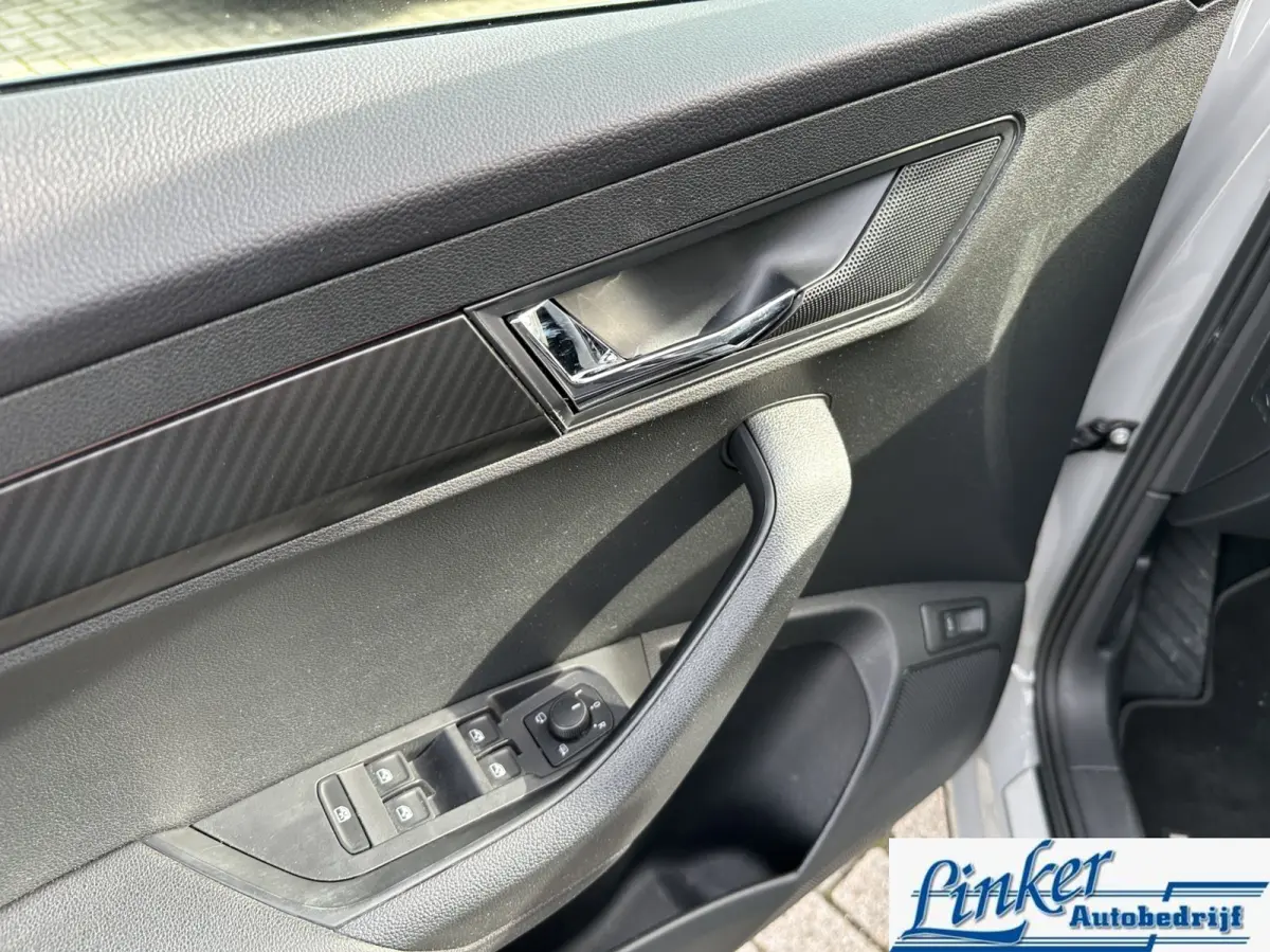 1.5 TSI ACT Sportline Business - PANO TREKH CAMERA