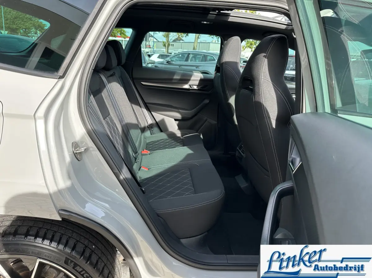 1.5 TSI ACT Sportline Business - PANO TREKH CAMERA