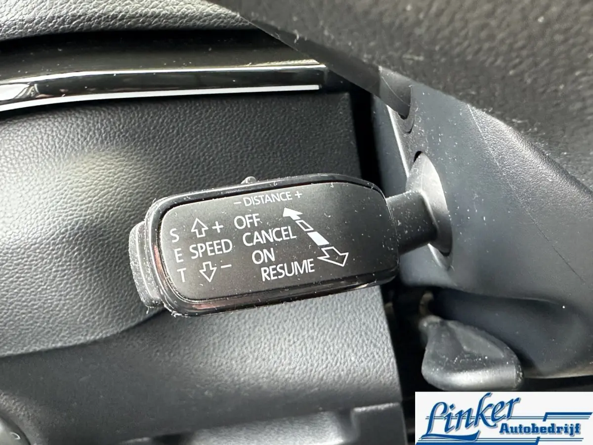 1.5 TSI ACT Sportline Business - PANO TREKH CAMERA
