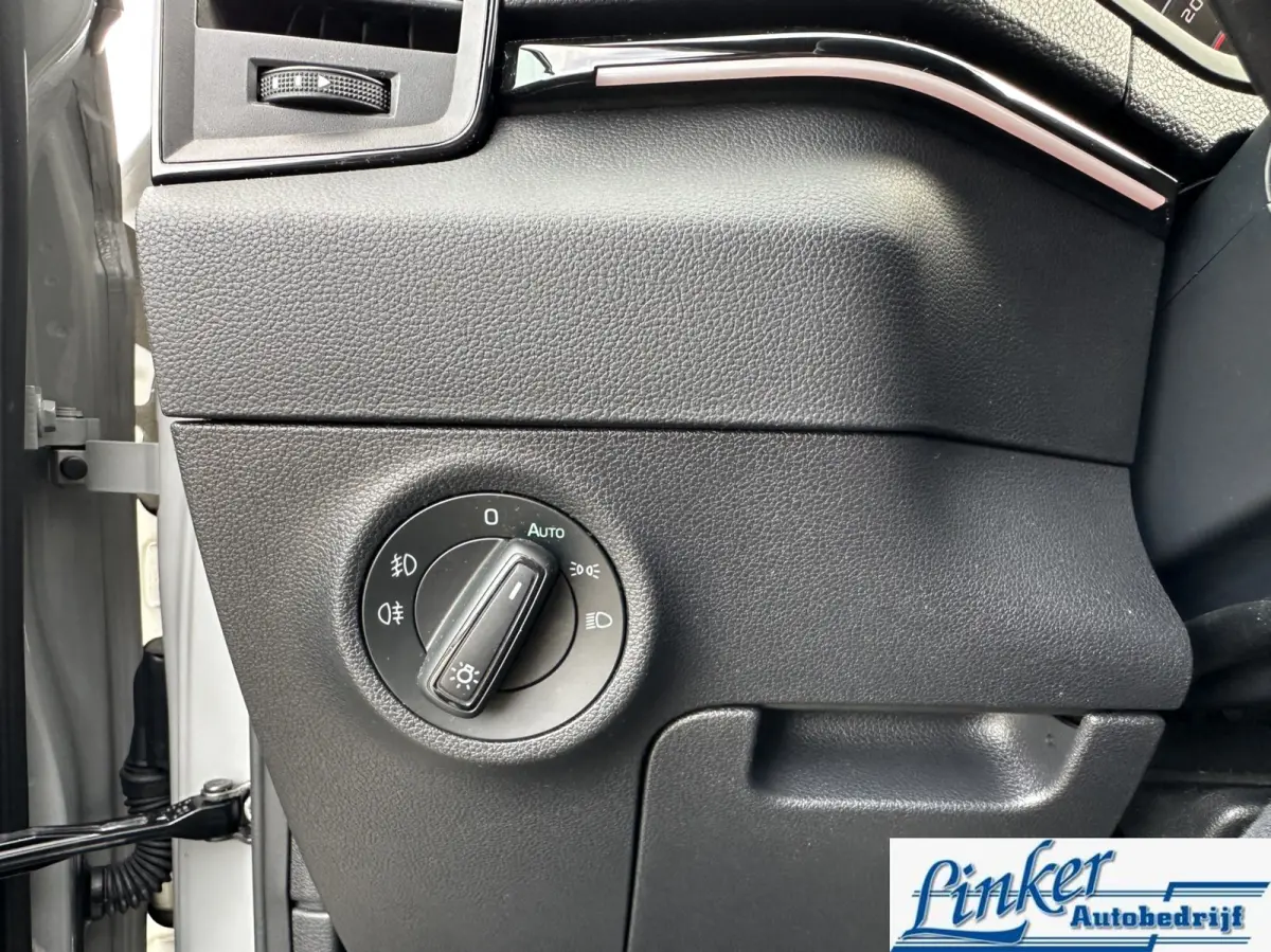 1.5 TSI ACT Sportline Business - PANO TREKH CAMERA