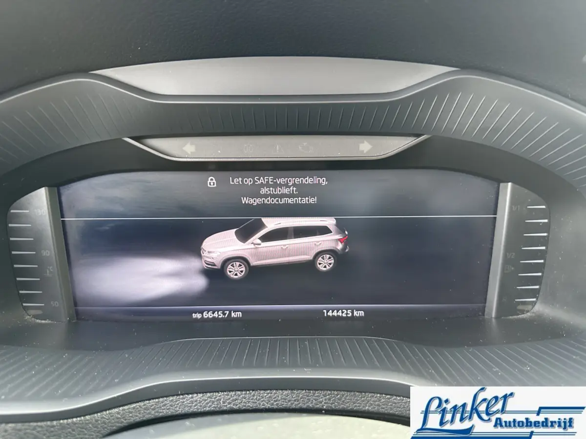 1.5 TSI ACT Sportline Business - PANO TREKH CAMERA