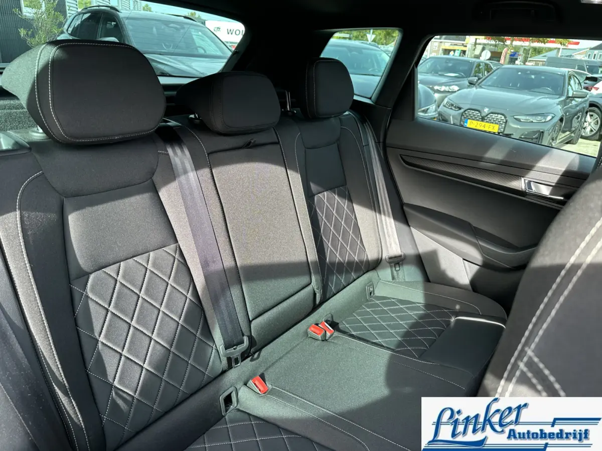 1.5 TSI ACT Sportline Business - PANO TREKH CAMERA