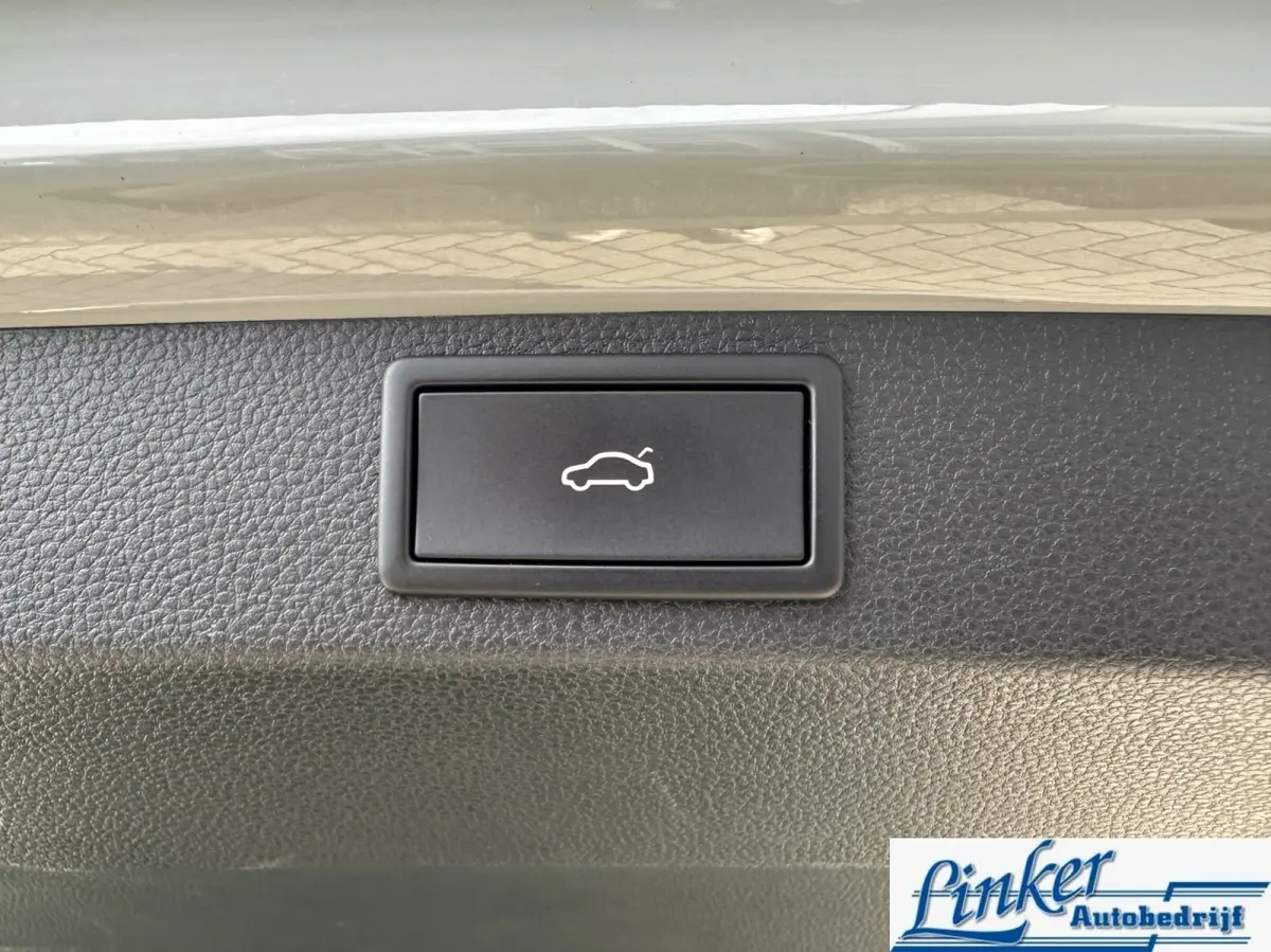 1.5 TSI ACT Sportline Business - PANO TREKH CAMERA