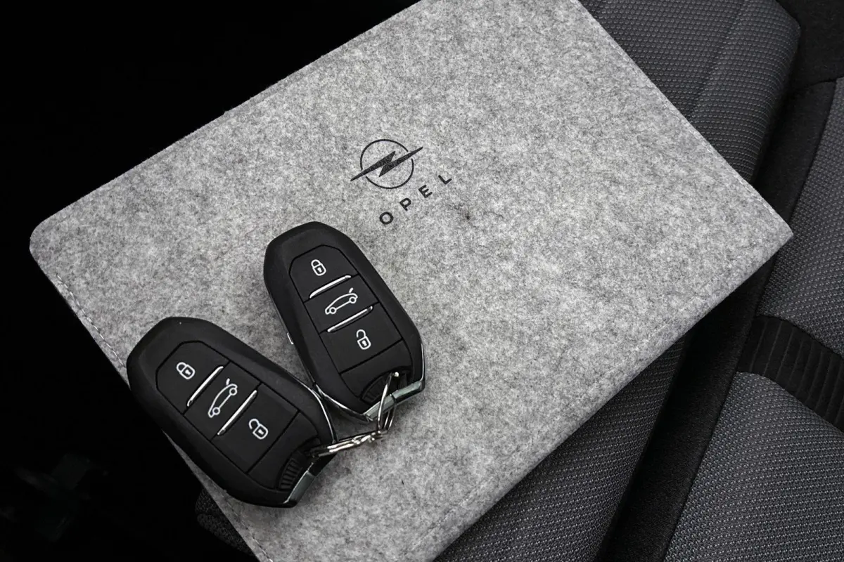 1.6 Turbo Plug-in-Hybrid GS Pano FOCAL 360 Head-Up Stuur-Stoelverwarming