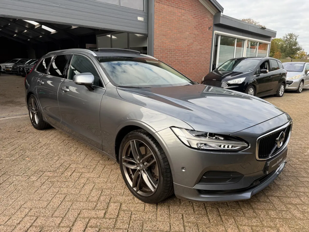 2.0 T5 Momentum|PANO/ACC/PDC/LEDER/
