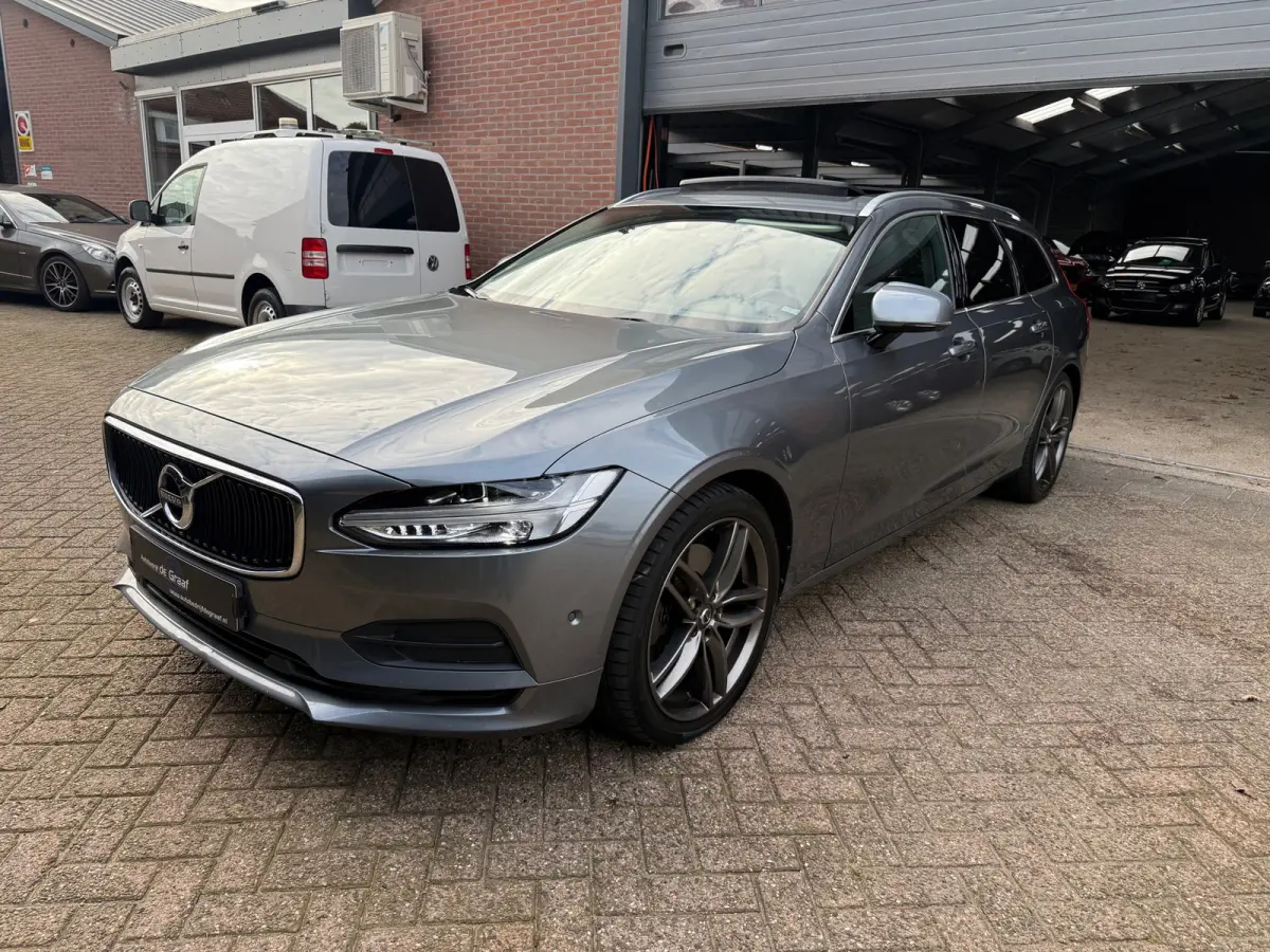 2.0 T5 Momentum|PANO/ACC/PDC/LEDER/