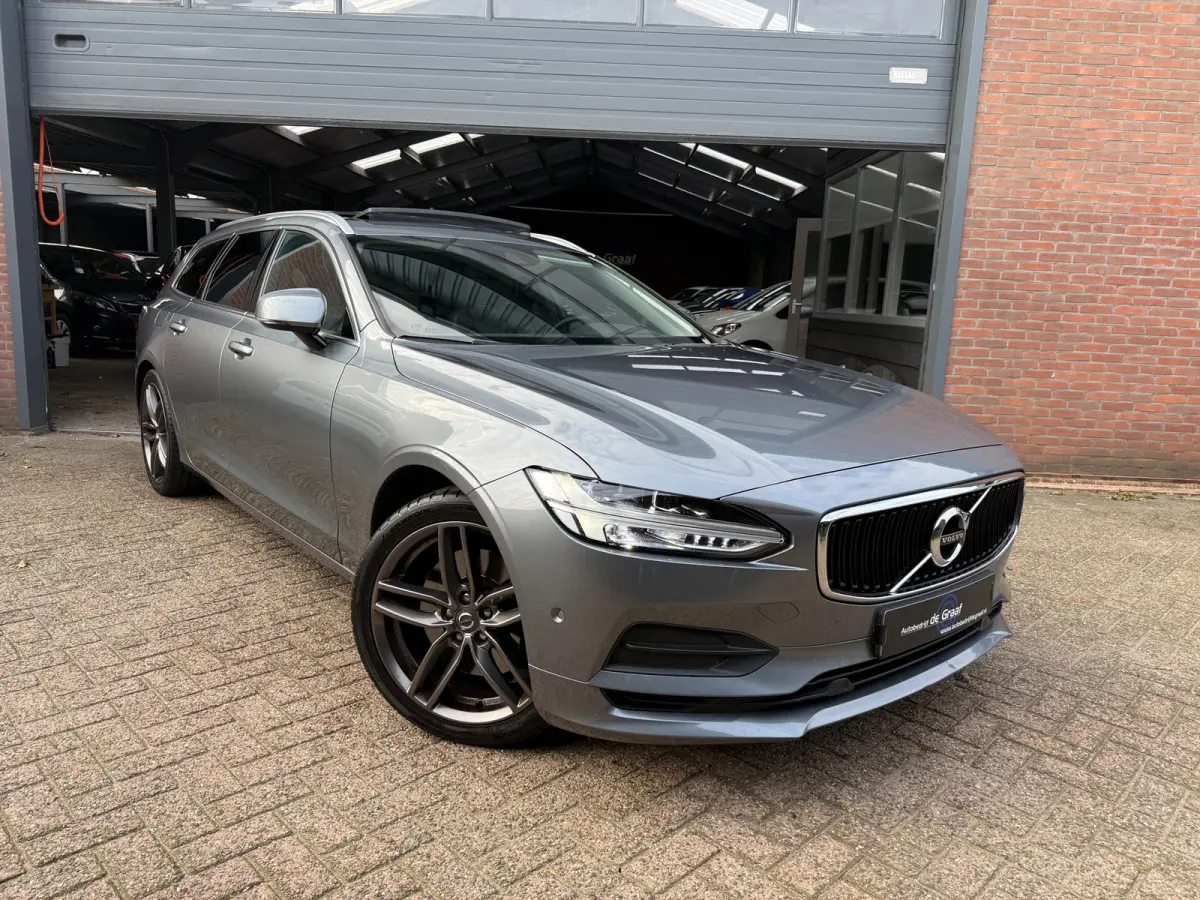 2.0 T5 Momentum|PANO/ACC/PDC/LEDER/