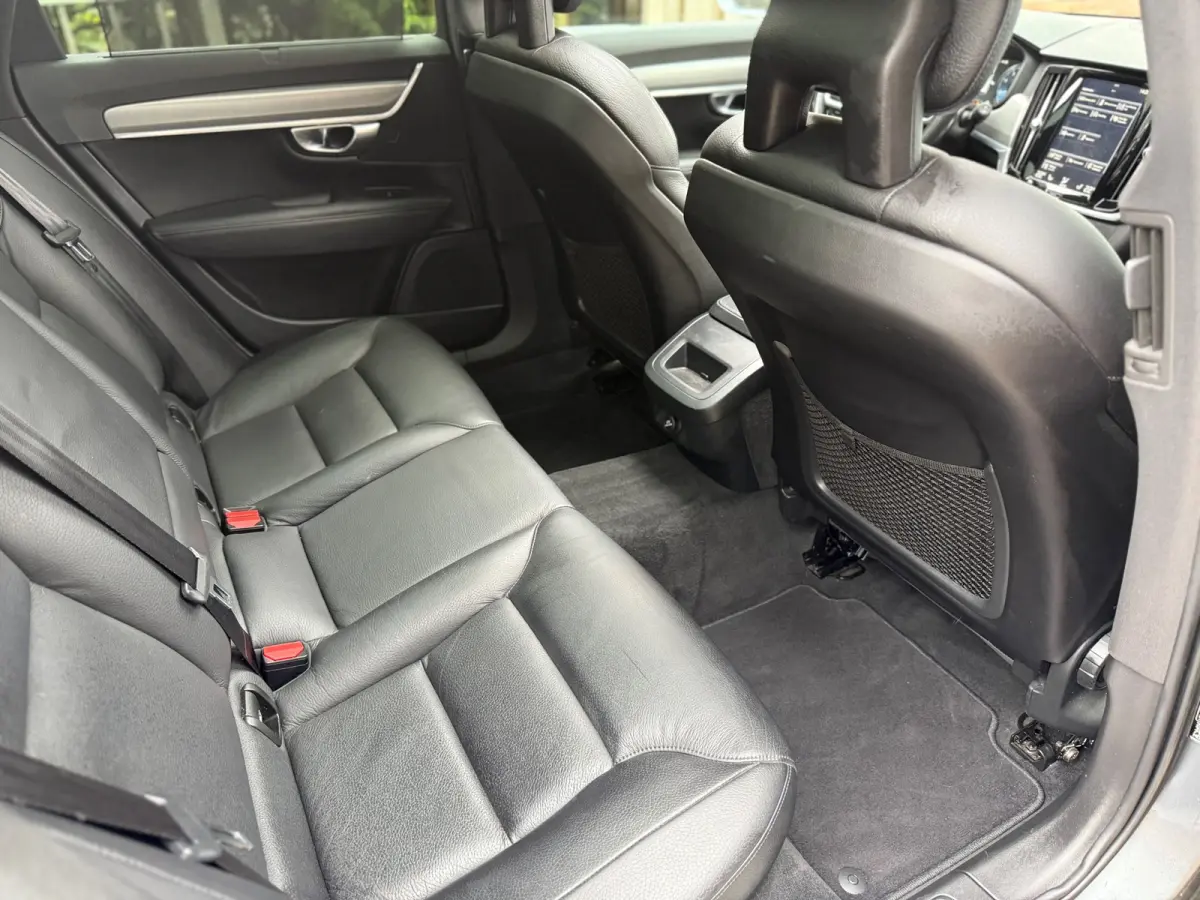 2.0 T5 Momentum|PANO/ACC/PDC/LEDER/