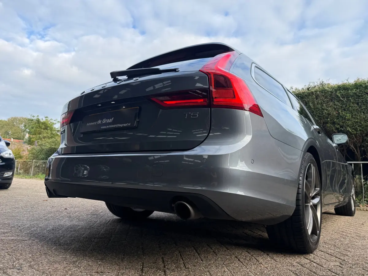 2.0 T5 Momentum|PANO/ACC/PDC/LEDER/