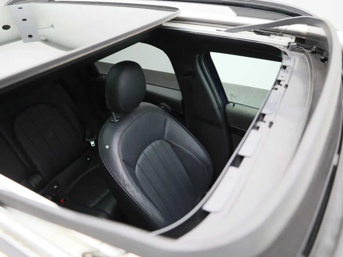 1.5 Cooper ALL4 Chili | HEAD-UP DISPLAY | ELEKTRISCHE ACHTERKLEP | LEDEREN BEKLEDING | STOELVERWARMING | APPLE CARPLAY - ANDROID AUTO | LED VERLICHTING | CLIMATE CONTROL | ACHTERUITRIJCAMERA