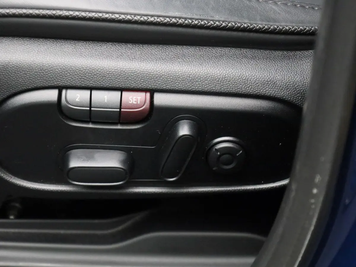 1.5 Cooper ALL4 Chili | HEAD-UP DISPLAY | ELEKTRISCHE ACHTERKLEP | LEDEREN BEKLEDING | STOELVERWARMING | APPLE CARPLAY - ANDROID AUTO | LED VERLICHTING | CLIMATE CONTROL | ACHTERUITRIJCAMERA