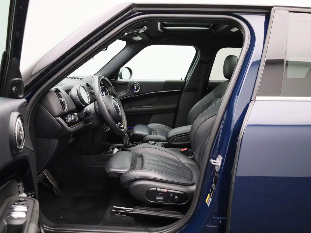 1.5 Cooper ALL4 Chili | HEAD-UP DISPLAY | ELEKTRISCHE ACHTERKLEP | LEDEREN BEKLEDING | STOELVERWARMING | APPLE CARPLAY - ANDROID AUTO | LED VERLICHTING | CLIMATE CONTROL | ACHTERUITRIJCAMERA