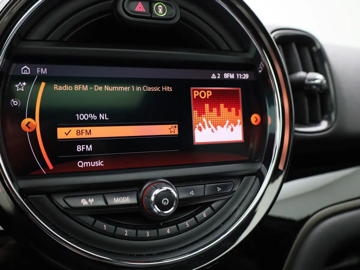 1.5 Cooper ALL4 Chili | HEAD-UP DISPLAY | ELEKTRISCHE ACHTERKLEP | LEDEREN BEKLEDING | STOELVERWARMING | APPLE CARPLAY - ANDROID AUTO | LED VERLICHTING | CLIMATE CONTROL | ACHTERUITRIJCAMERA