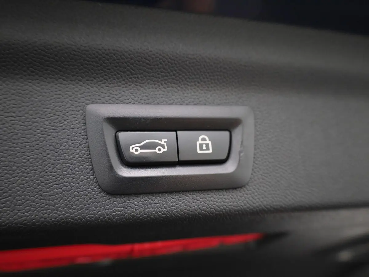 1.5 Cooper ALL4 Chili | HEAD-UP DISPLAY | ELEKTRISCHE ACHTERKLEP | LEDEREN BEKLEDING | STOELVERWARMING | APPLE CARPLAY - ANDROID AUTO | LED VERLICHTING | CLIMATE CONTROL | ACHTERUITRIJCAMERA