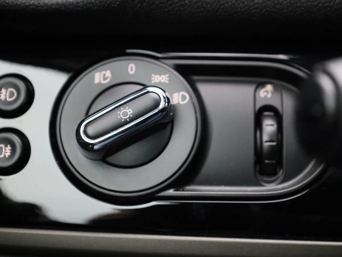 1.5 Cooper ALL4 Chili | HEAD-UP DISPLAY | ELEKTRISCHE ACHTERKLEP | LEDEREN BEKLEDING | STOELVERWARMING | APPLE CARPLAY - ANDROID AUTO | LED VERLICHTING | CLIMATE CONTROL | ACHTERUITRIJCAMERA