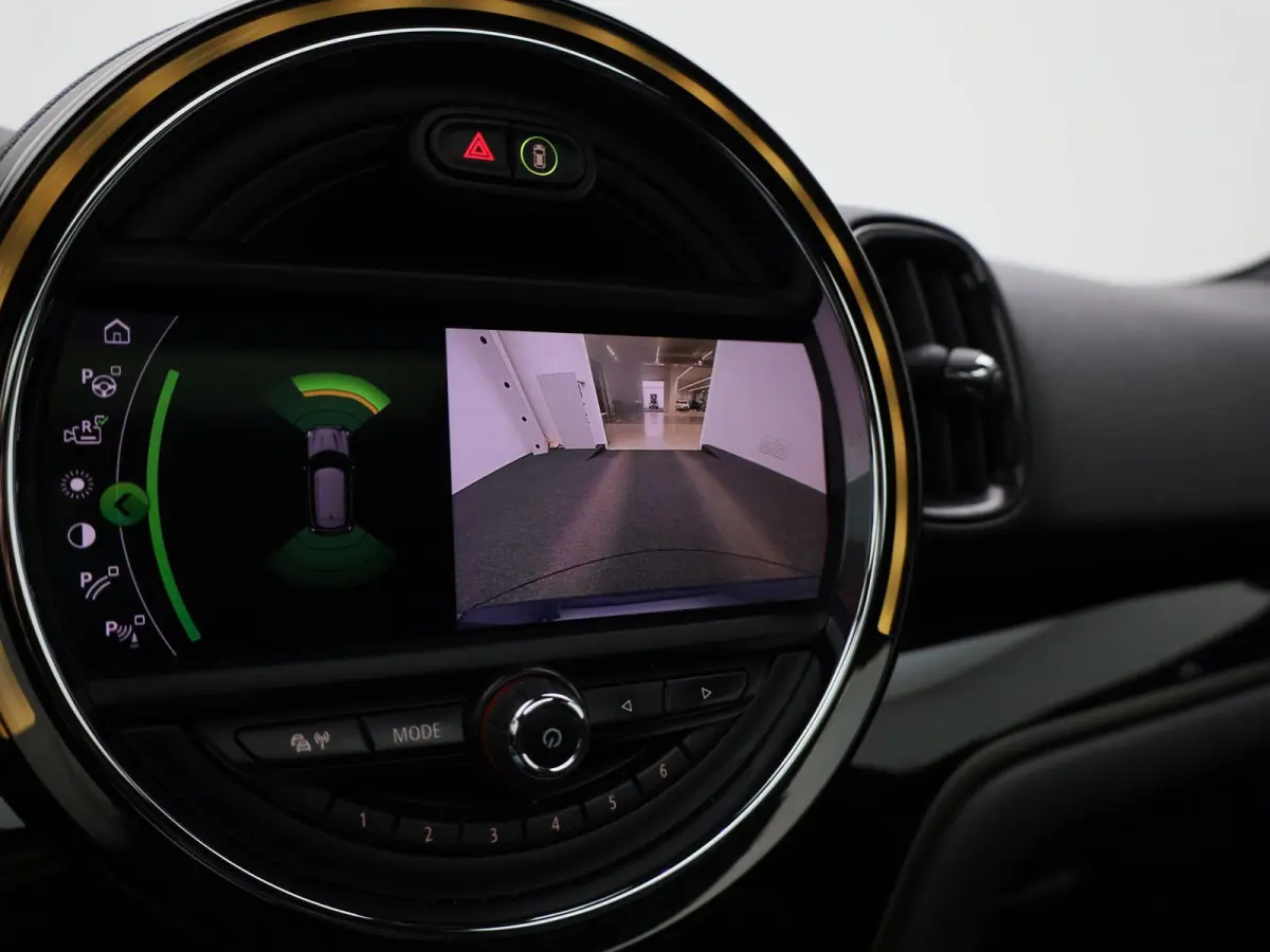 1.5 Cooper ALL4 Chili | HEAD-UP DISPLAY | ELEKTRISCHE ACHTERKLEP | LEDEREN BEKLEDING | STOELVERWARMING | APPLE CARPLAY - ANDROID AUTO | LED VERLICHTING | CLIMATE CONTROL | ACHTERUITRIJCAMERA