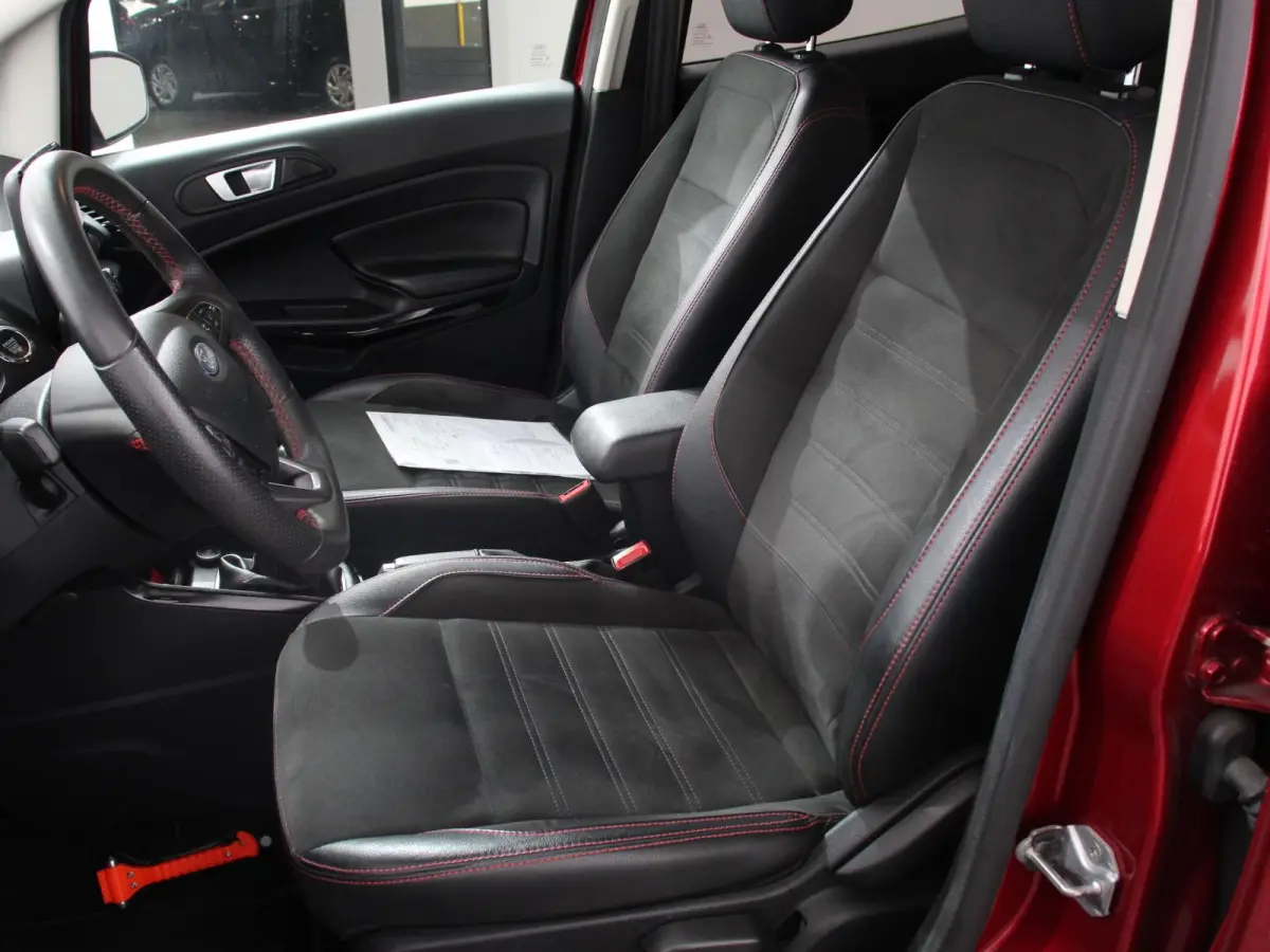 1.0 EcoBoost ST-Line Black Climate control Navigatie Parkeersensoren Camera Sfeerverlichting Lichtmetalen velgen