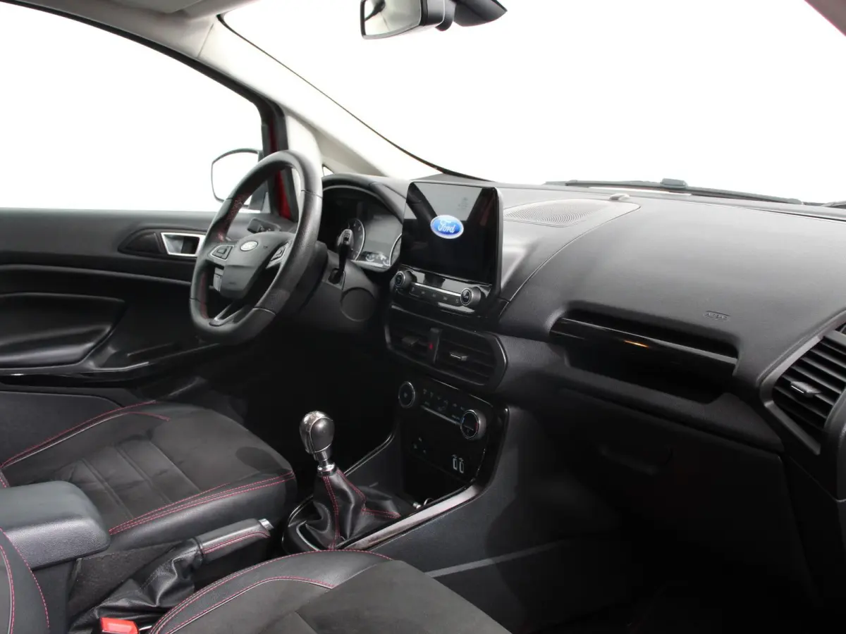 1.0 EcoBoost ST-Line Black Climate control Navigatie Parkeersensoren Camera Sfeerverlichting Lichtmetalen velgen