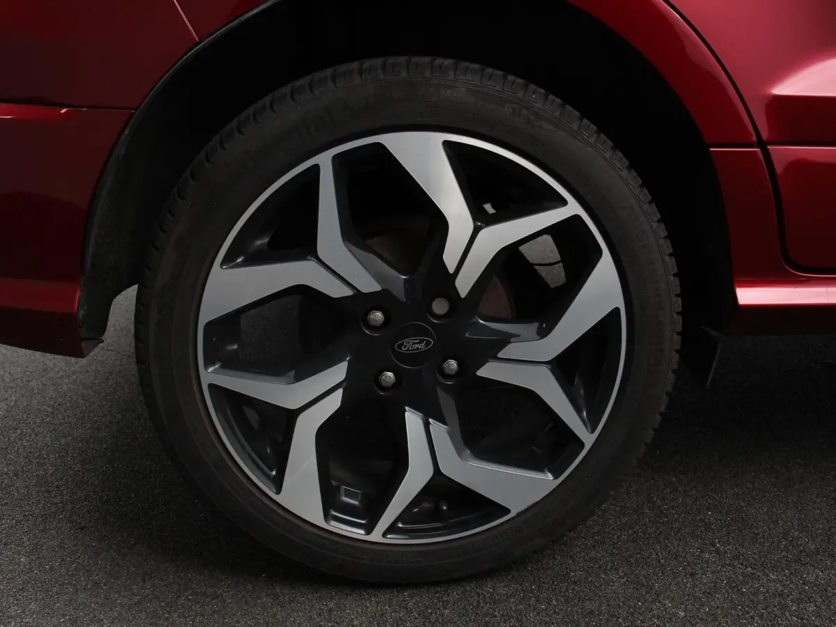 1.0 EcoBoost ST-Line Black Climate control Navigatie Parkeersensoren Camera Sfeerverlichting Lichtmetalen velgen