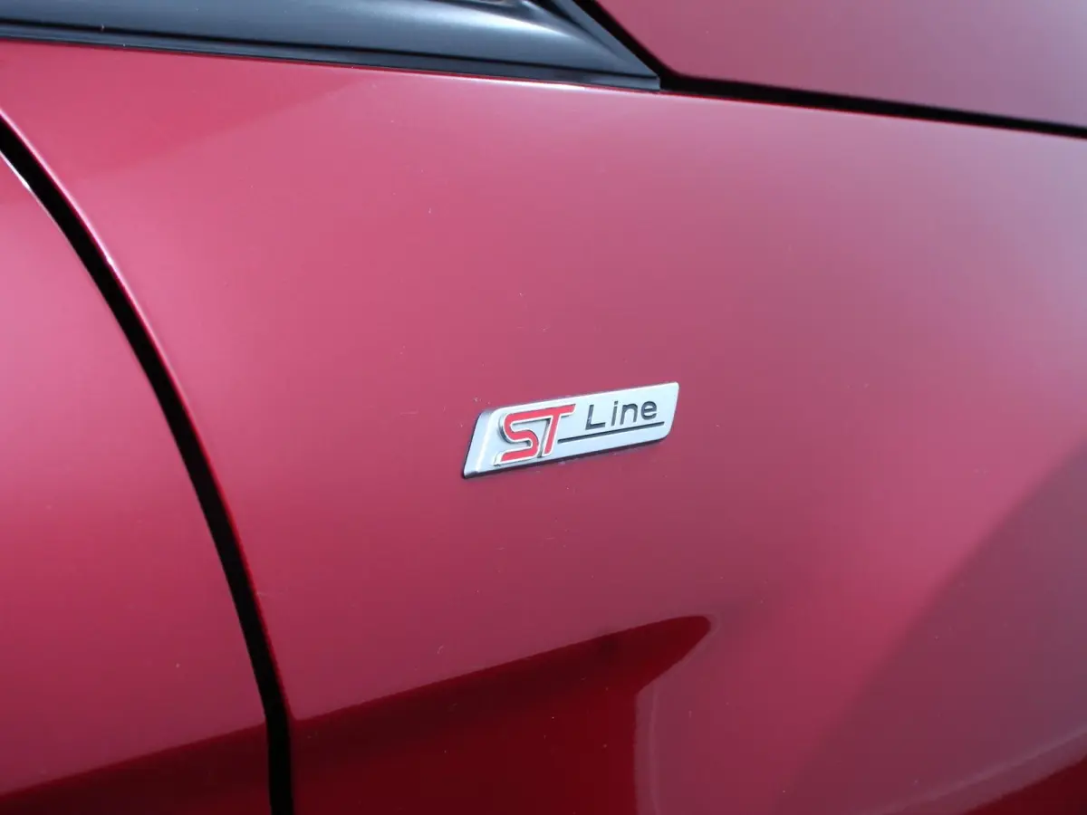 1.0 EcoBoost ST-Line Black Climate control Navigatie Parkeersensoren Camera Sfeerverlichting Lichtmetalen velgen