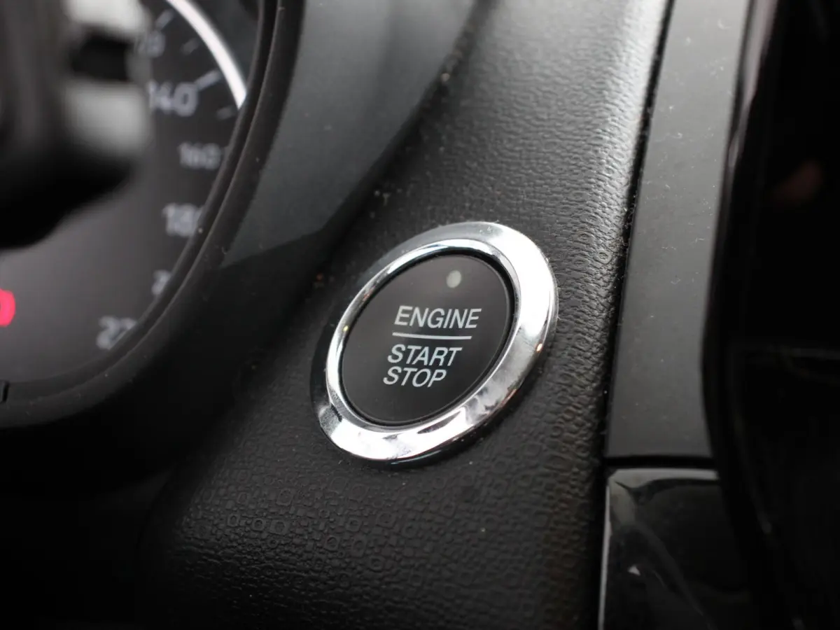 1.0 EcoBoost ST-Line Black Climate control Navigatie Parkeersensoren Camera Sfeerverlichting Lichtmetalen velgen