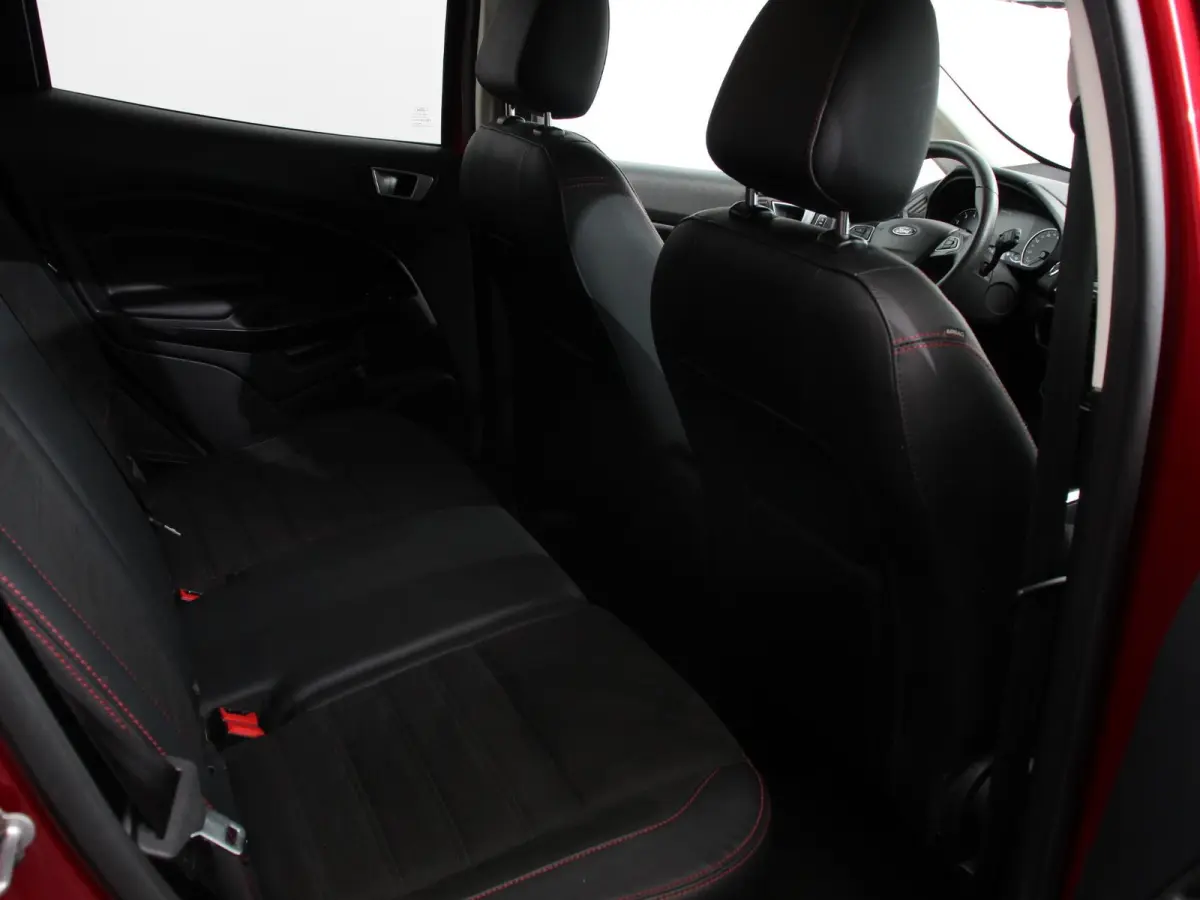 1.0 EcoBoost ST-Line Black Climate control Navigatie Parkeersensoren Camera Sfeerverlichting Lichtmetalen velgen