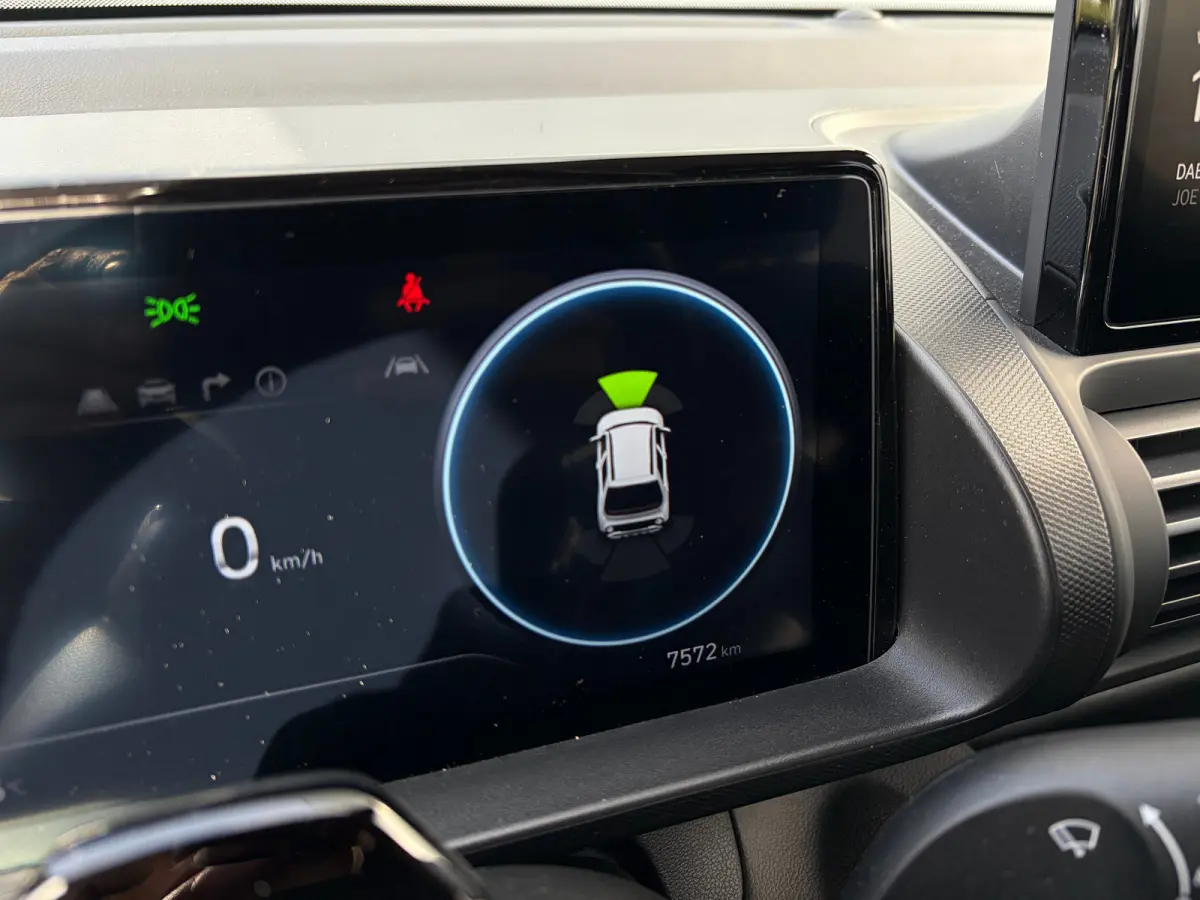 Pulse 49 kWh | Apple Carplay/Android Auto | Cruise control adaptief | Navigatiesysteem | Verschuifbare achterbank |