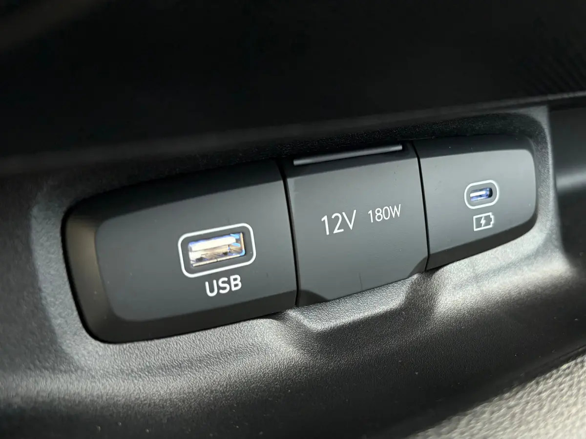 Pulse 49 kWh | Apple Carplay/Android Auto | Cruise control adaptief | Navigatiesysteem | Verschuifbare achterbank |