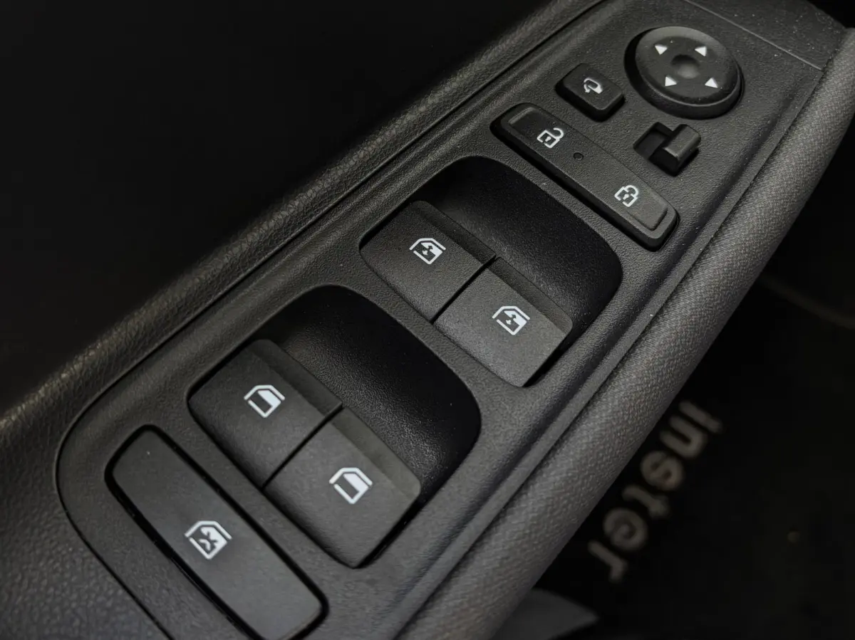 Pulse 49 kWh | Apple Carplay/Android Auto | Cruise control adaptief | Navigatiesysteem | Verschuifbare achterbank |