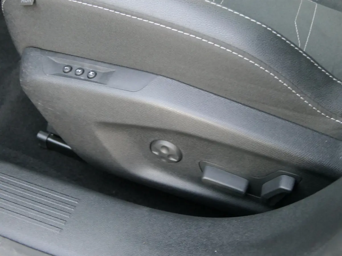 ST 1.2 Turbo Mild Hybrid GS | Panoramadak | LED Matrix