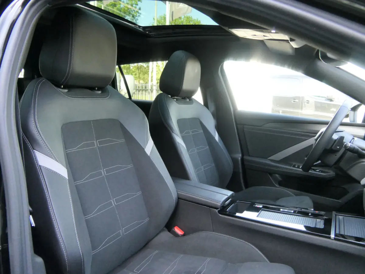 ST 1.2 Turbo Mild Hybrid GS | Panoramadak | LED Matrix