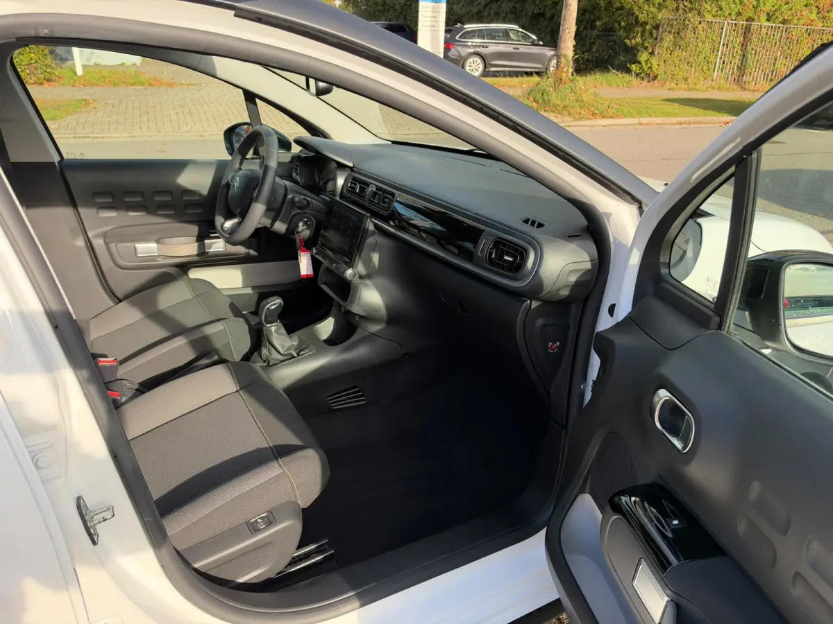 1.2 PureTech Feel,Facelift, Navi, Dealer auto, Stoel verwarming, 1ste eigenaar, INC BTW