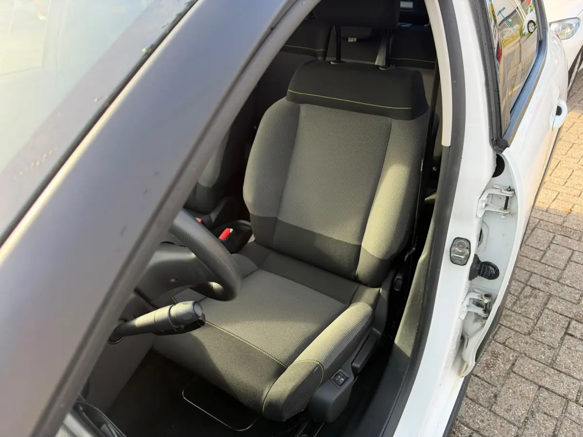 1.2 PureTech Feel,Facelift, Navi, Dealer auto, Stoel verwarming, 1ste eigenaar, INC BTW