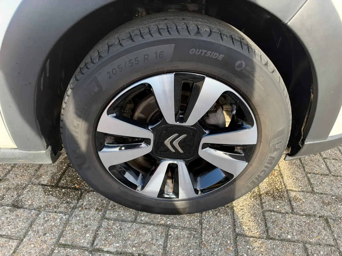 1.2 PureTech Feel,Facelift, Navi, Dealer auto, Stoel verwarming, 1ste eigenaar, INC BTW