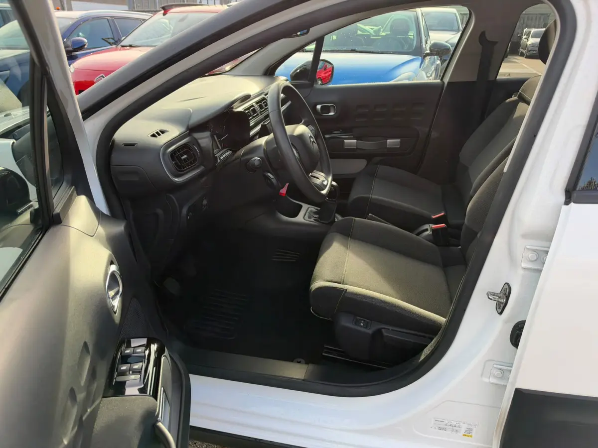 1.2 PureTech Feel,Facelift, Navi, Dealer auto, Stoel verwarming, 1ste eigenaar, INC BTW