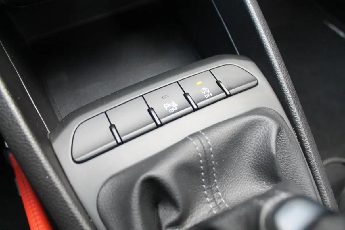 1.0 T-GDi DynamicLine | Navi | Carplay | Airco | Camera