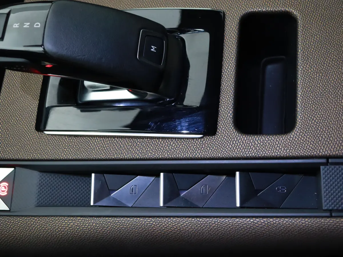 1.2 PureTech Automaat / Distributie vv 77304KM / Cruise / Navigatie / Airco / Apple-Android / Apk 03-2028