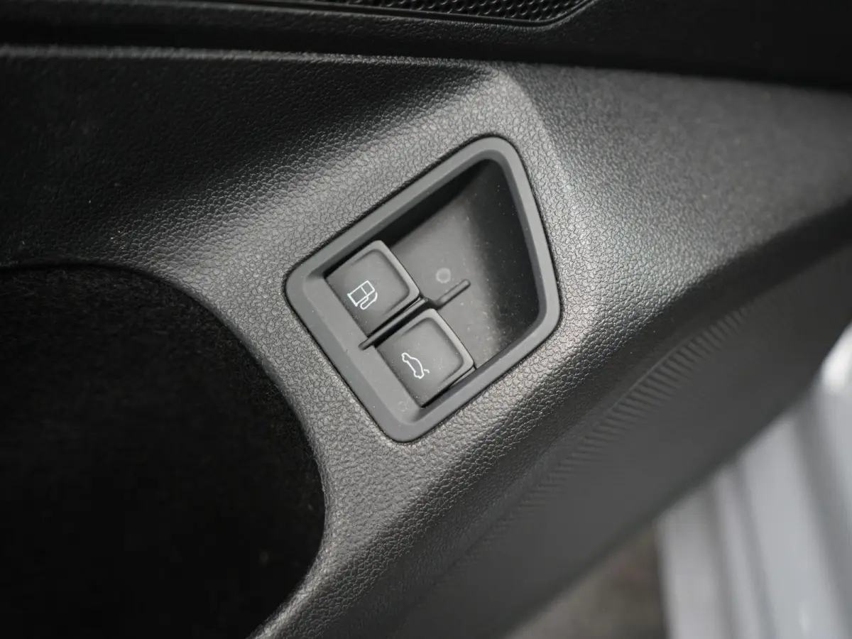 1.4 TSI eHybrid Elegance | STOELVERWARMING VOOR EN ACHTER | ADAPTIEF CRUISE CONTROL | MATRIX LED KOPLAMPEN | 18 " LICHTMETALEN VELGEN | 12 MAANDEN BOVAG GARANTIE |