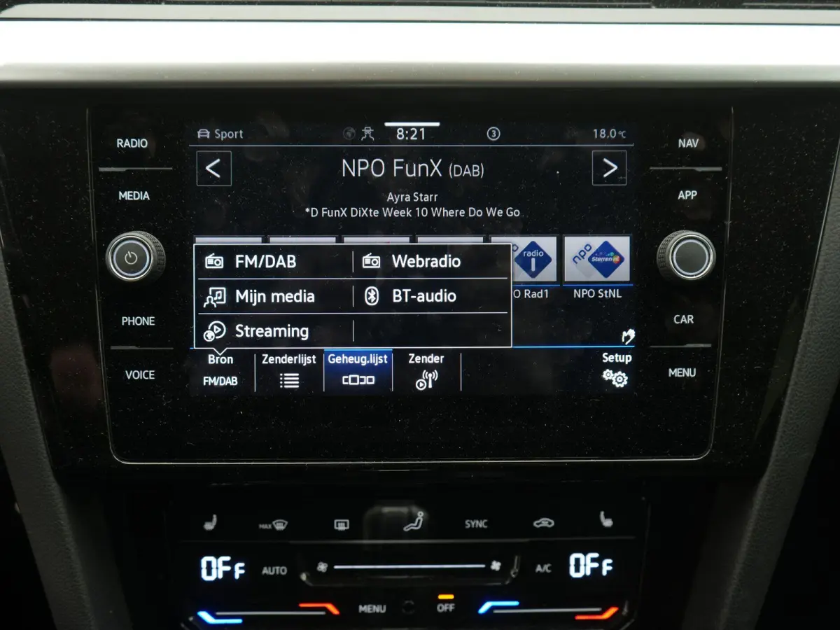 1.4 TSI eHybrid Elegance | STOELVERWARMING VOOR EN ACHTER | ADAPTIEF CRUISE CONTROL | MATRIX LED KOPLAMPEN | 18 " LICHTMETALEN VELGEN | 12 MAANDEN BOVAG GARANTIE |