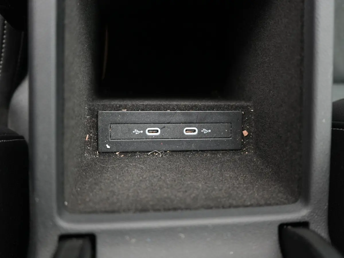 1.4 TSI eHybrid Elegance | STOELVERWARMING VOOR EN ACHTER | ADAPTIEF CRUISE CONTROL | MATRIX LED KOPLAMPEN | 18 " LICHTMETALEN VELGEN | 12 MAANDEN BOVAG GARANTIE |