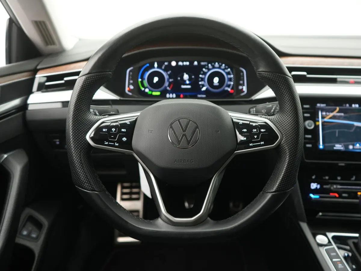 1.4 TSI eHybrid Elegance | STOELVERWARMING VOOR EN ACHTER | ADAPTIEF CRUISE CONTROL | MATRIX LED KOPLAMPEN | 18 " LICHTMETALEN VELGEN | 12 MAANDEN BOVAG GARANTIE |