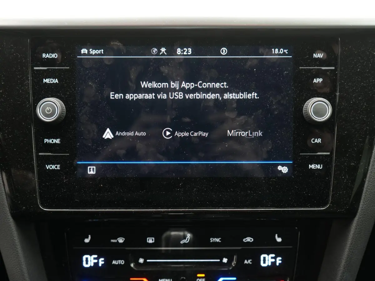 1.4 TSI eHybrid Elegance | STOELVERWARMING VOOR EN ACHTER | ADAPTIEF CRUISE CONTROL | MATRIX LED KOPLAMPEN | 18 " LICHTMETALEN VELGEN | 12 MAANDEN BOVAG GARANTIE |
