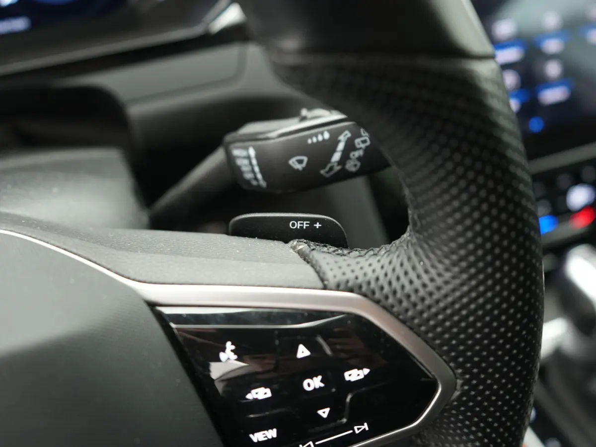 1.4 TSI eHybrid Elegance | STOELVERWARMING VOOR EN ACHTER | ADAPTIEF CRUISE CONTROL | MATRIX LED KOPLAMPEN | 18 " LICHTMETALEN VELGEN | 12 MAANDEN BOVAG GARANTIE |