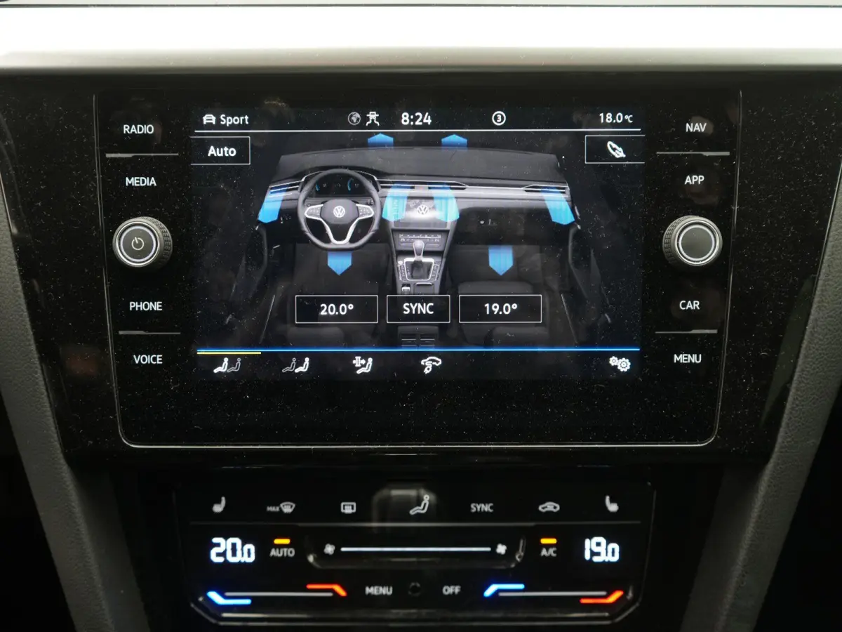 1.4 TSI eHybrid Elegance | STOELVERWARMING VOOR EN ACHTER | ADAPTIEF CRUISE CONTROL | MATRIX LED KOPLAMPEN | 18 " LICHTMETALEN VELGEN | 12 MAANDEN BOVAG GARANTIE |