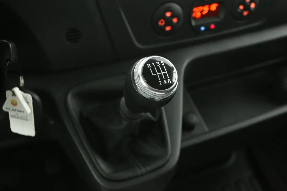 3.3t 180PK L2H2 | Clima | Camera | Cruise | 3 Zits | Navi | Parkeersens.