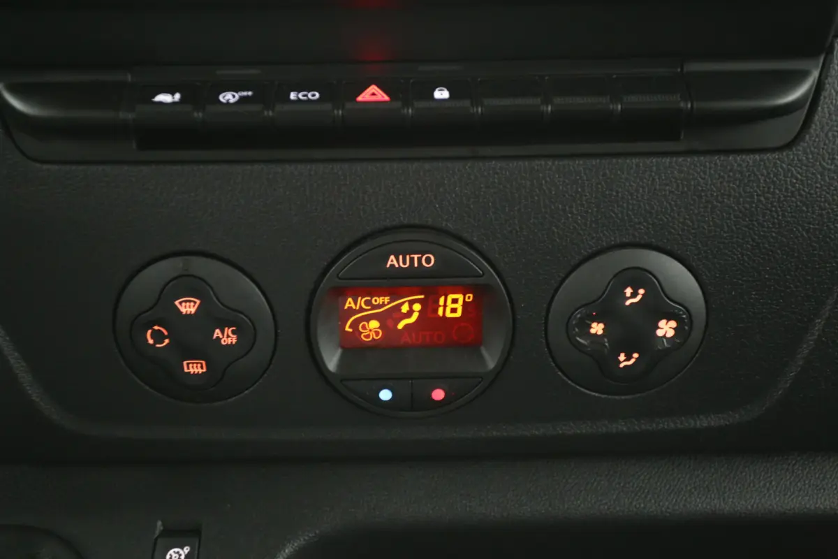 3.3t 180PK L2H2 | Clima | Camera | Cruise | 3 Zits | Navi | Parkeersens.