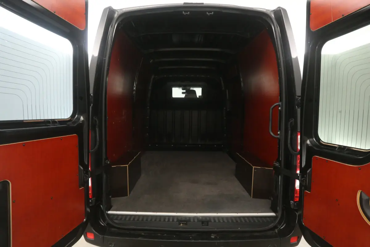 3.3t 180PK L2H2 | Clima | Camera | Cruise | 3 Zits | Navi | Parkeersens.