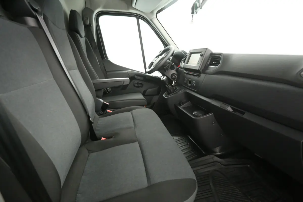 3.3t 180PK L2H2 | Clima | Camera | Cruise | 3 Zits | Navi | Parkeersens.